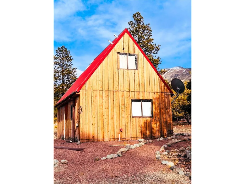 33 Big Bear Road Mosca, CO 81146