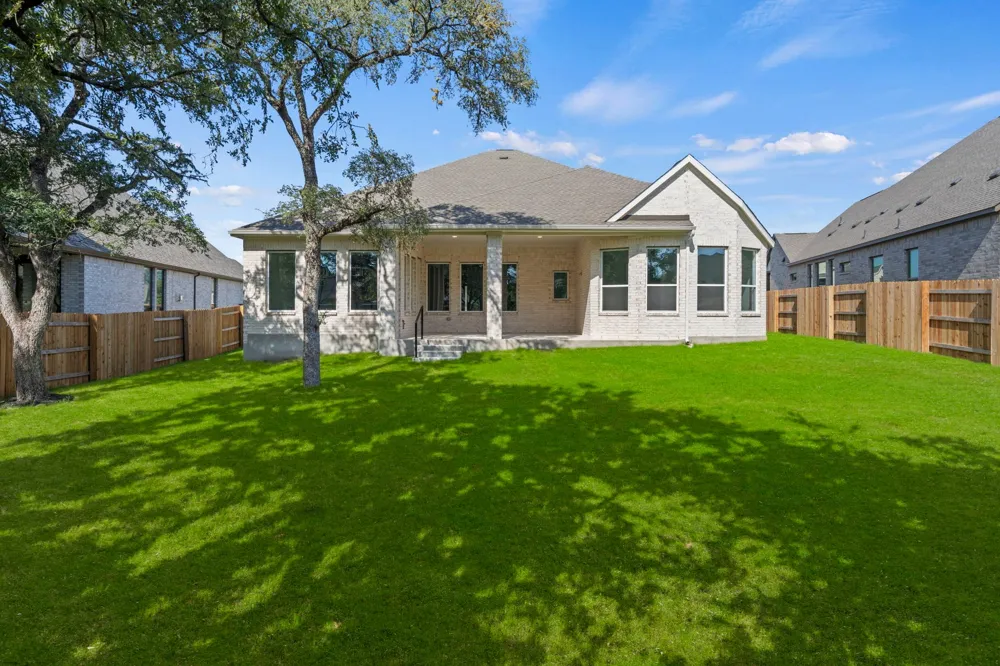 302 Wood Thrush Run Kyle, TX 78640