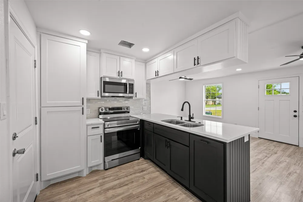 5225 Urbanview Street Sansom Park, TX 76114