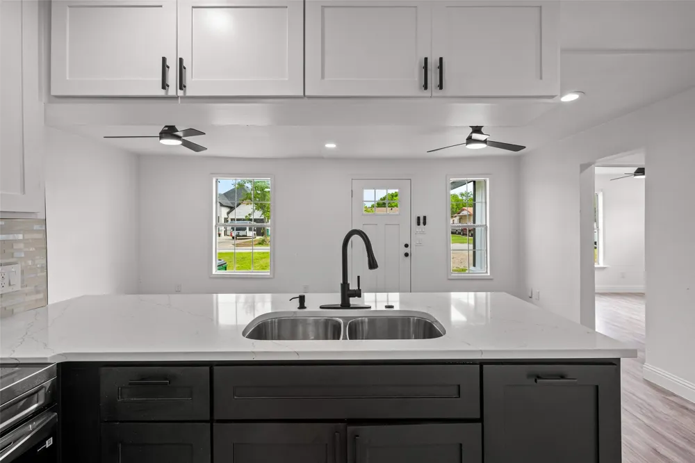 5225 Urbanview Street Sansom Park, TX 76114