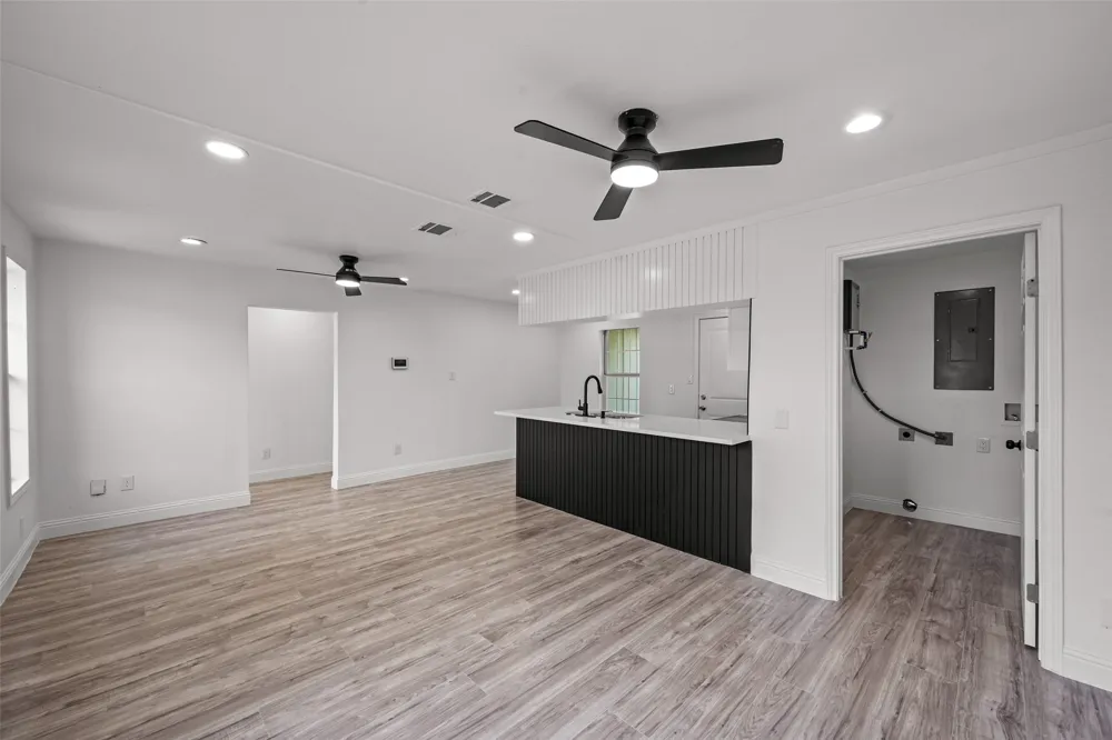 5225 Urbanview Street Sansom Park, TX 76114