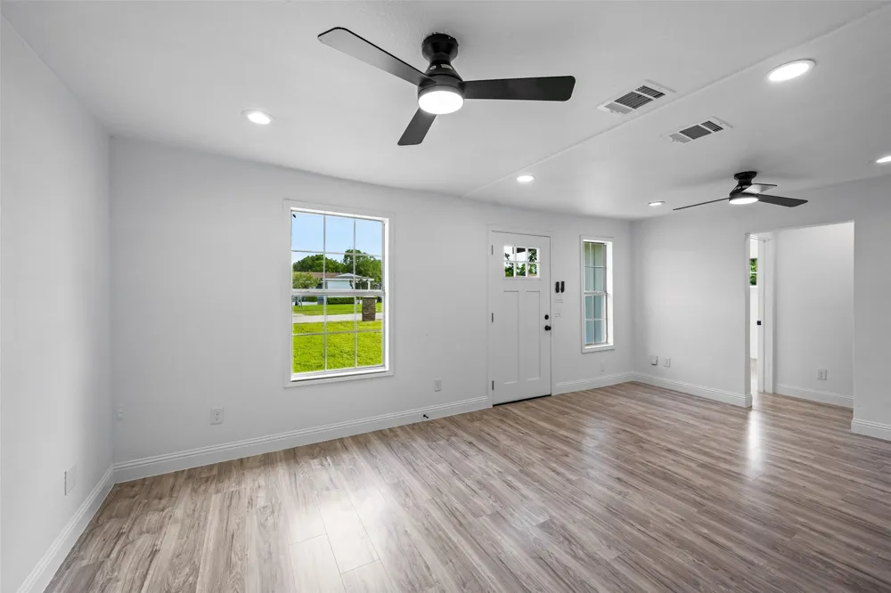 5225 Urbanview Street Sansom Park, TX 76114