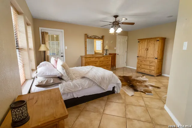649 PVT 5001 Beeville, TX 78102