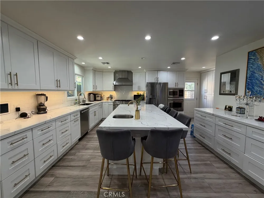 5300 Calhoun Sherman Oaks, CA 91401