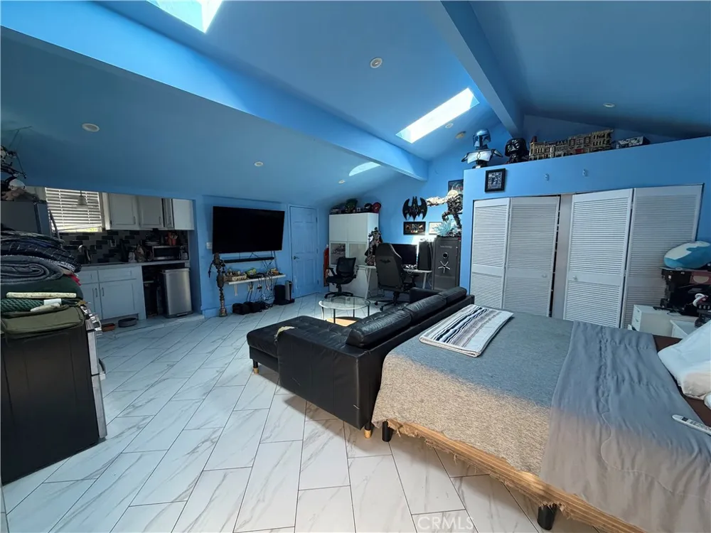 5300 Calhoun Sherman Oaks, CA 91401