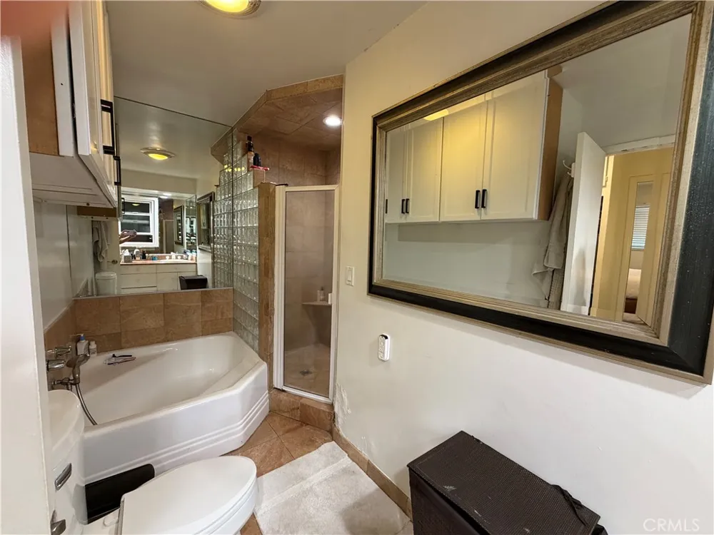 5300 Calhoun Sherman Oaks, CA 91401