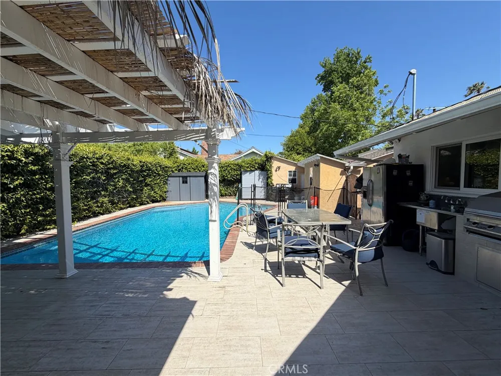 5300 Calhoun Sherman Oaks, CA 91401
