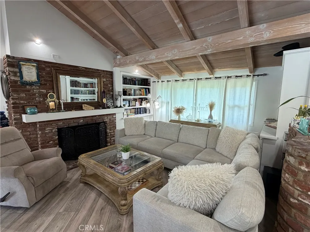 5300 Calhoun Sherman Oaks, CA 91401