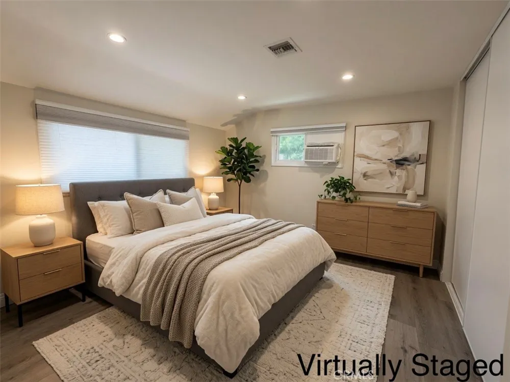 5300 Calhoun Sherman Oaks, CA 91401