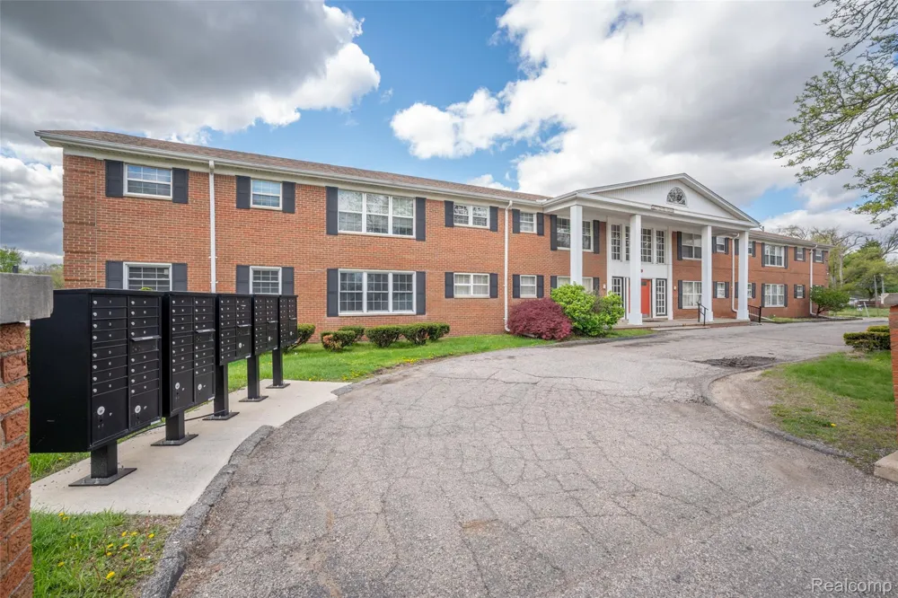 25301 5 Mile Road #227 Redford Charter Township, MI 48239