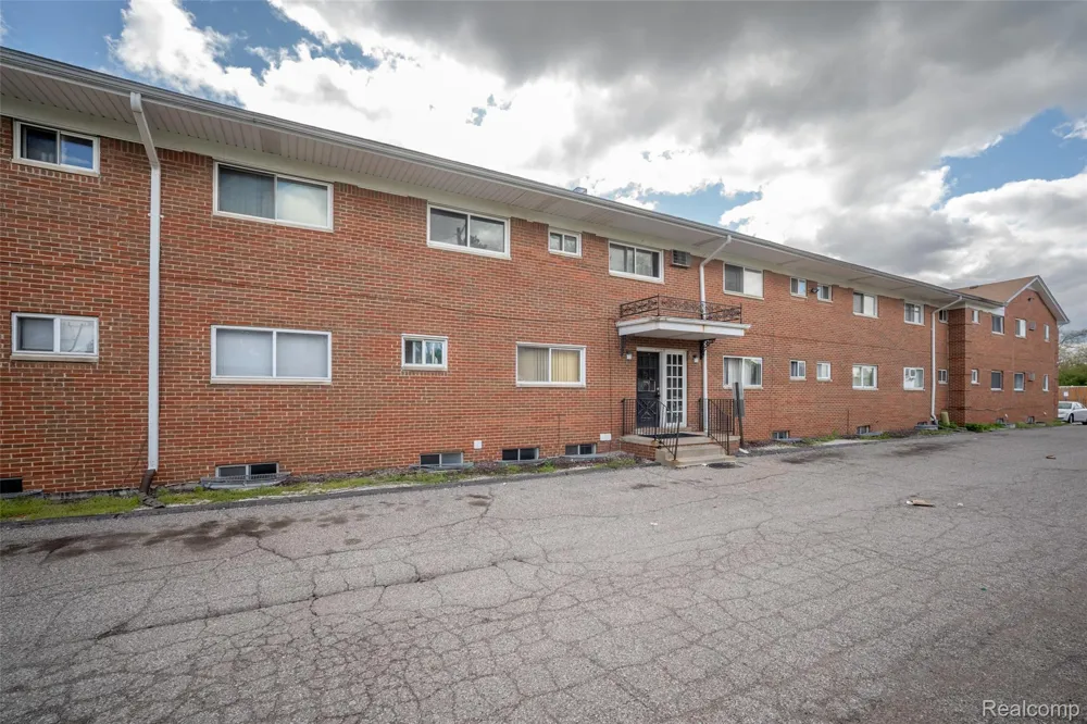 25301 5 Mile Road #227 Redford Charter Township, MI 48239