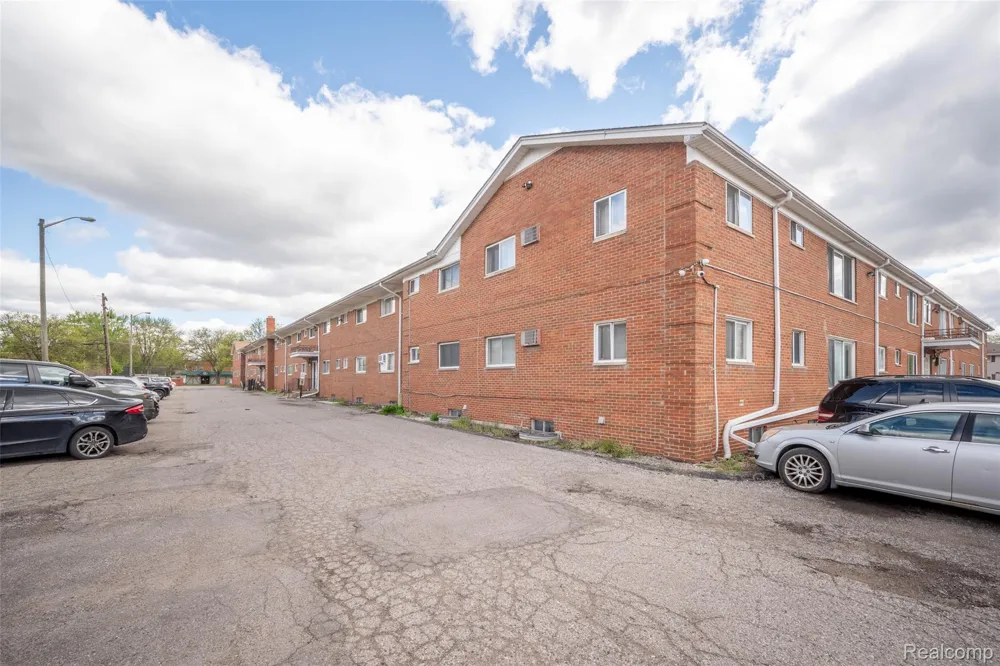 25301 5 Mile Road #227 Redford Charter Township, MI 48239