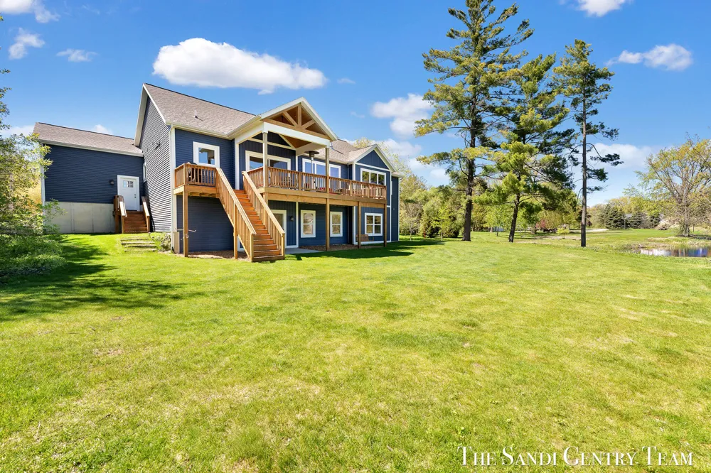 17940 Cove Street Ferrysburg City, MI 49456