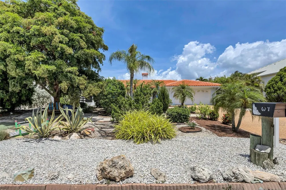 617 ROUNTREE DRIVE Longboat Key, FL 34228