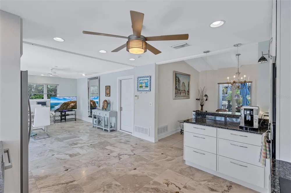 617 ROUNTREE DRIVE Longboat Key, FL 34228
