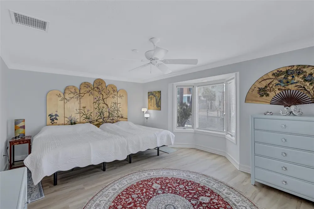 617 ROUNTREE DRIVE Longboat Key, FL 34228