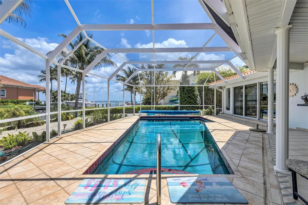 617 ROUNTREE DRIVE Longboat Key, FL 34228
