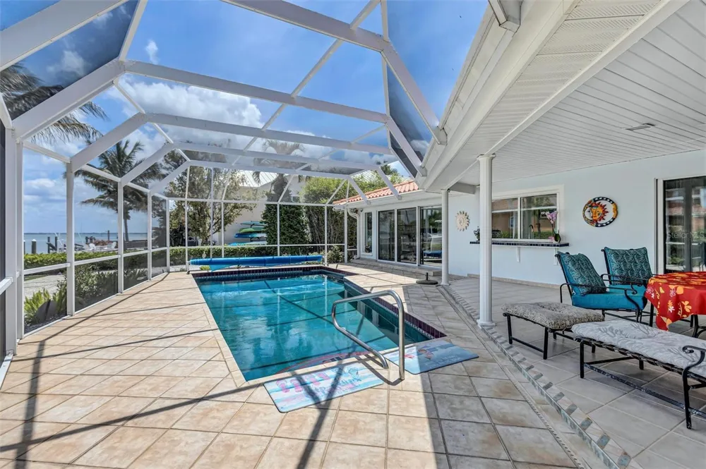 617 ROUNTREE DRIVE Longboat Key, FL 34228