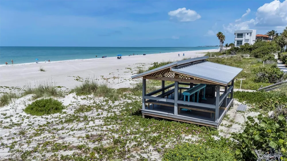 617 ROUNTREE DRIVE Longboat Key, FL 34228