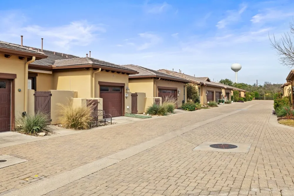 108 Rivalto Circle #2 Lakeway, TX 78734