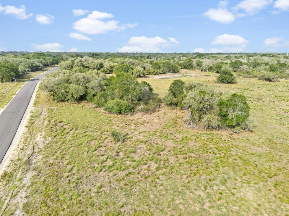 5 Fm 530 Edna, TX 77957