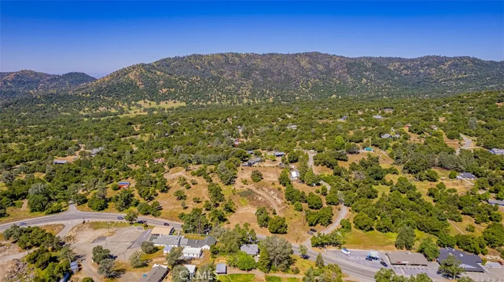 42514 Highway 49 Ahwahnee, CA 93601