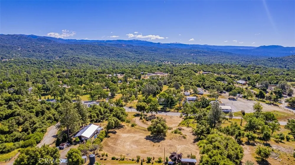 42514 Highway 49 Ahwahnee, CA 93601