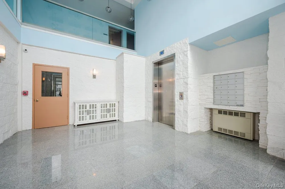 661 W Broadway #402 Long Beach, NY 11561