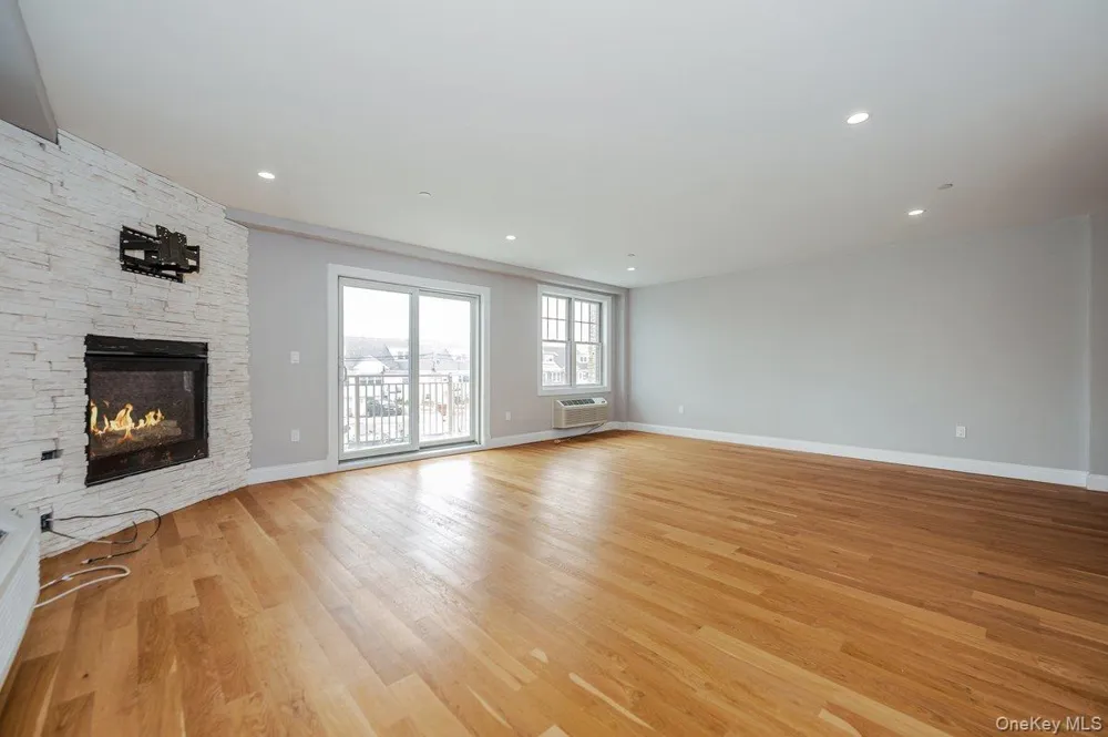 661 W Broadway #402 Long Beach, NY 11561