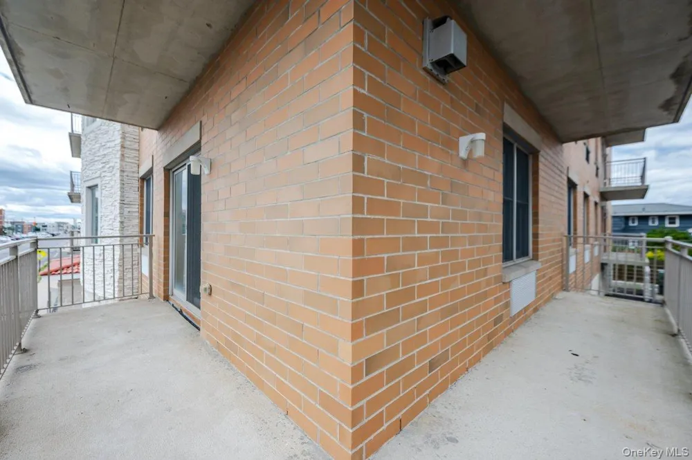 661 W Broadway #402 Long Beach, NY 11561