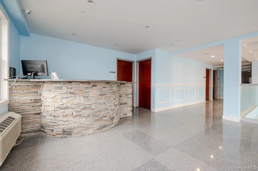 661 W Broadway #402 Long Beach, NY 11561