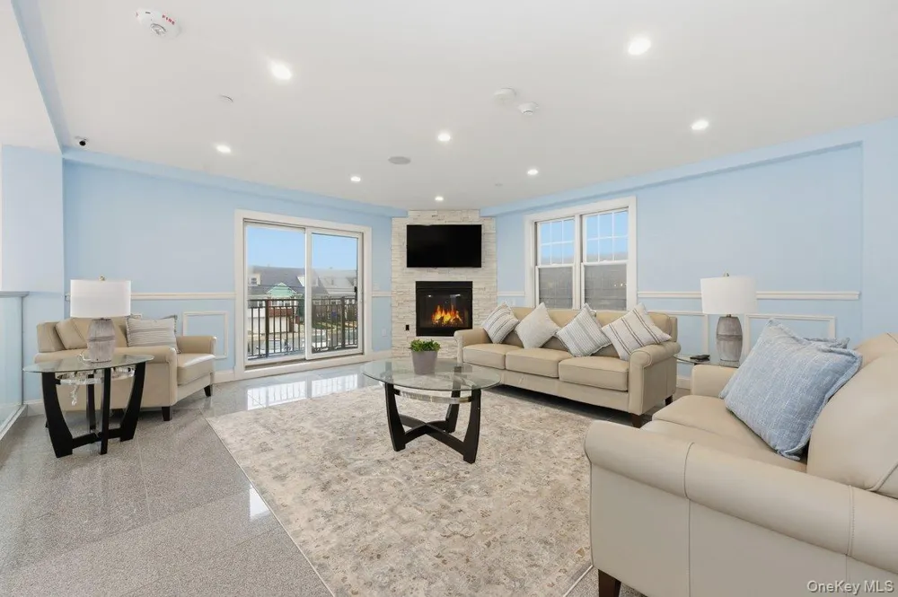 661 W Broadway #402 Long Beach, NY 11561