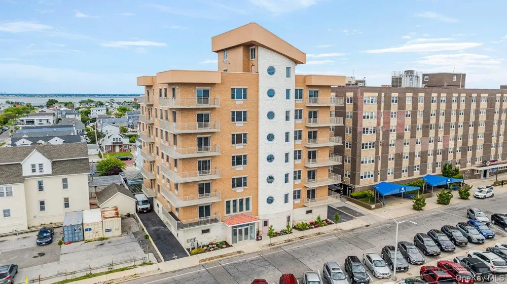 661 W Broadway #402 Long Beach, NY 11561