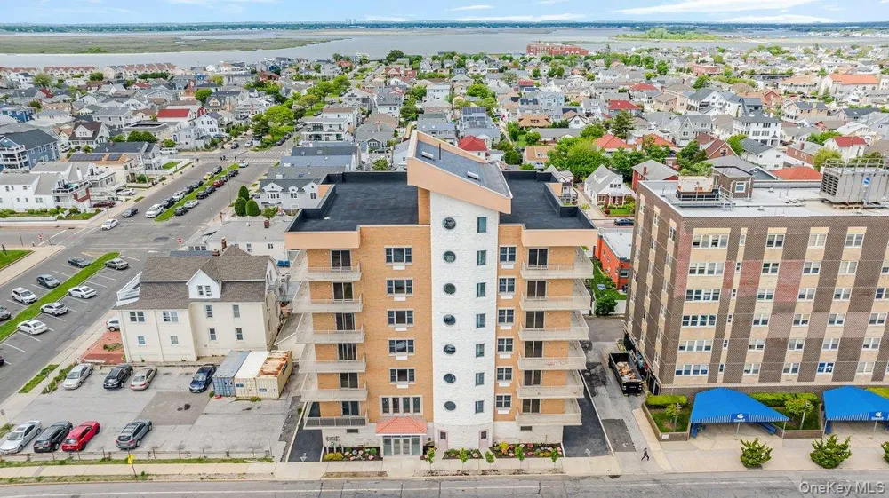 661 W Broadway #402 Long Beach, NY 11561