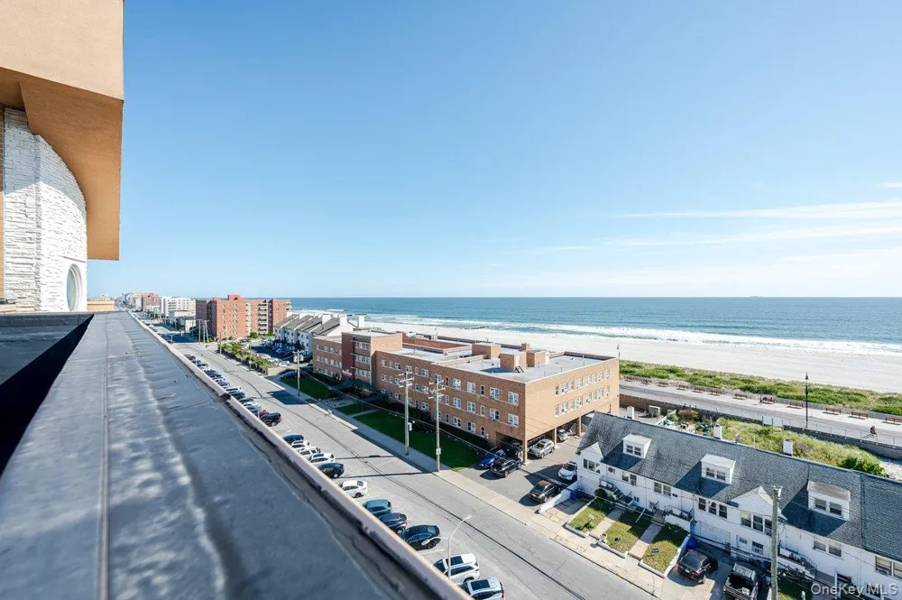 661 W Broadway #402 Long Beach, NY 11561
