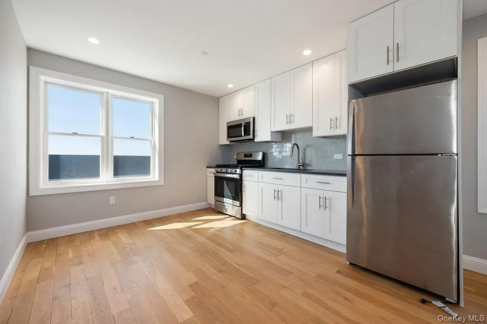 661 W Broadway #402 Long Beach, NY 11561