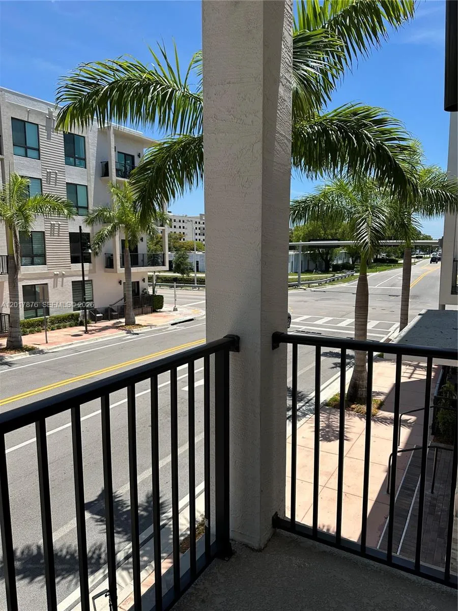 8201 NW 41st St #D-203 Doral, FL 33166