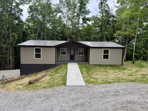 484 Spencer Dr