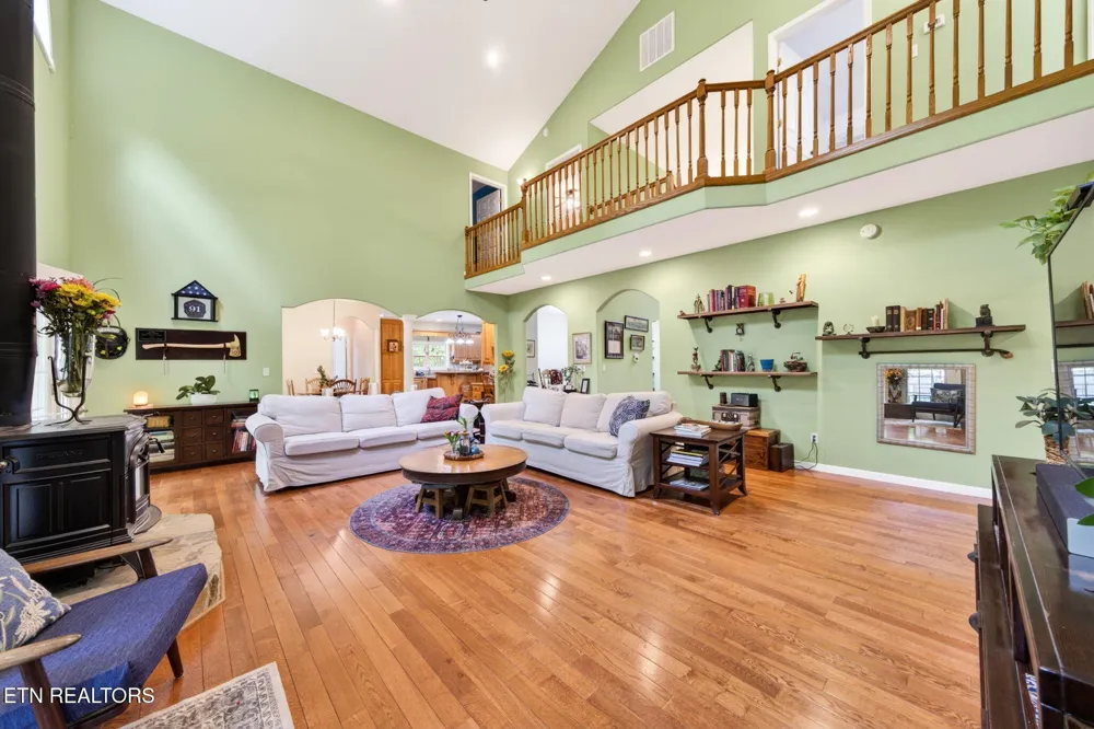 500 Cliff Park Rd Monterey, TN 38574