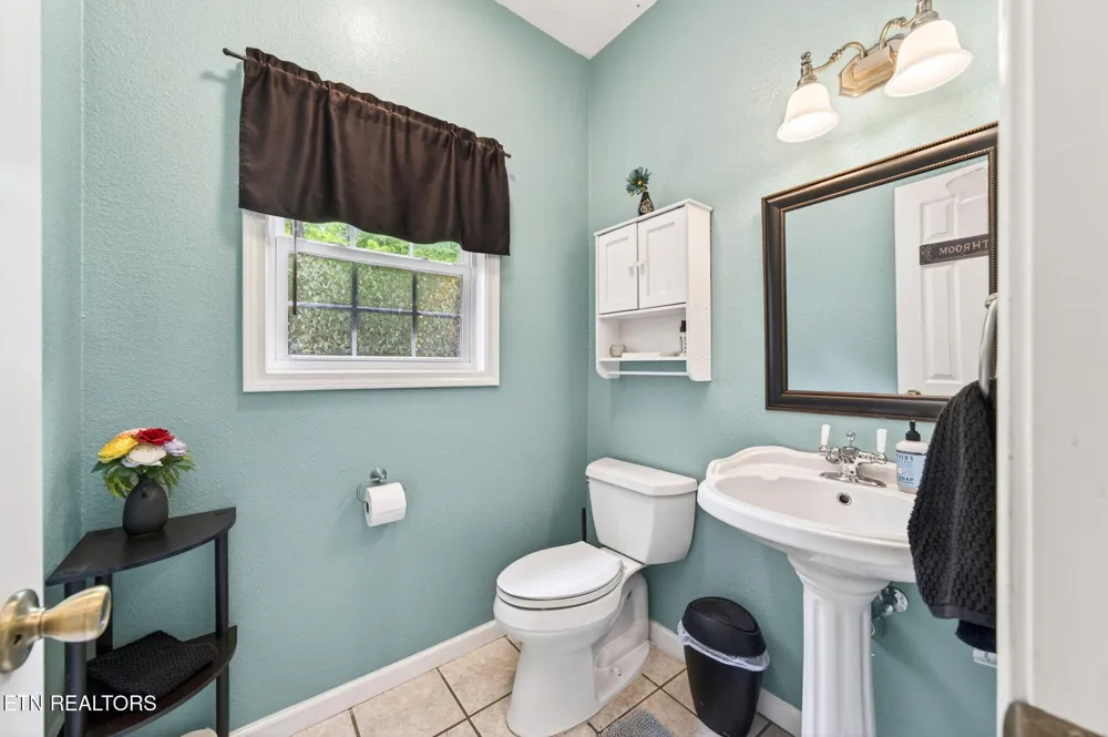 500 Cliff Park Rd Monterey, TN 38574