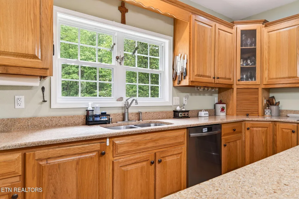 500 Cliff Park Rd Monterey, TN 38574