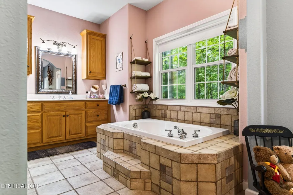 500 Cliff Park Rd Monterey, TN 38574