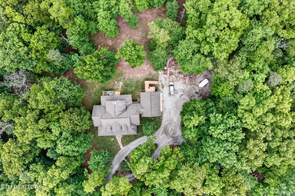 500 Cliff Park Rd Monterey, TN 38574
