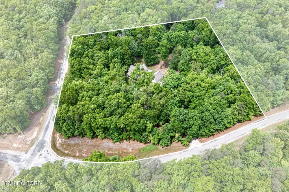 500 Cliff Park Rd Monterey, TN 38574