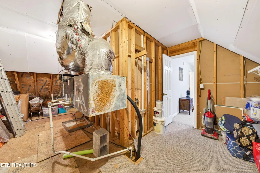 500 Cliff Park Rd Monterey, TN 38574
