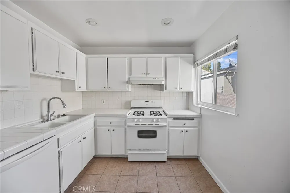 1629 E Maple El Segundo, CA 90245