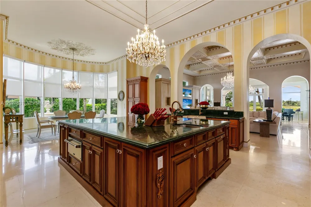 2951 Lake Ridge Ln Weston, FL 33332