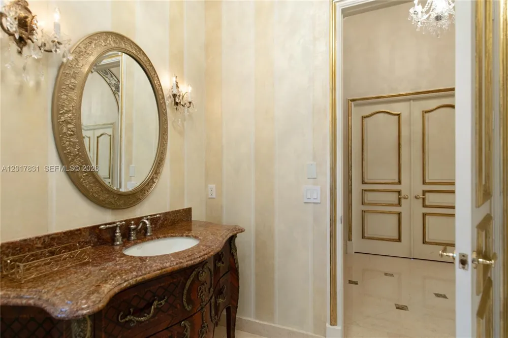 2951 Lake Ridge Ln Weston, FL 33332