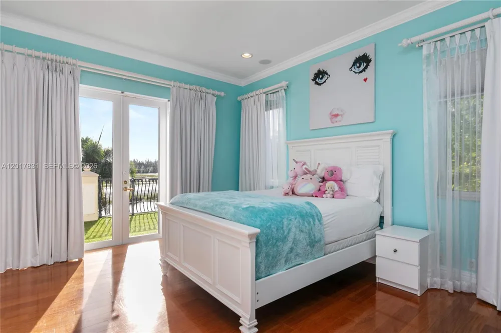 2951 Lake Ridge Ln Weston, FL 33332