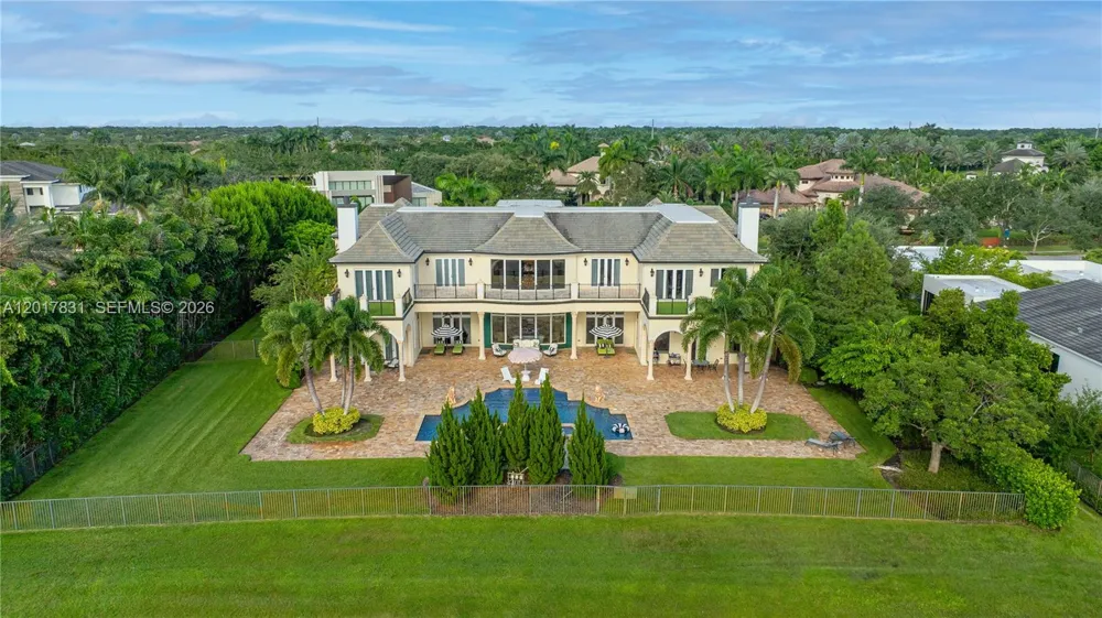 2951 Lake Ridge Ln Weston, FL 33332